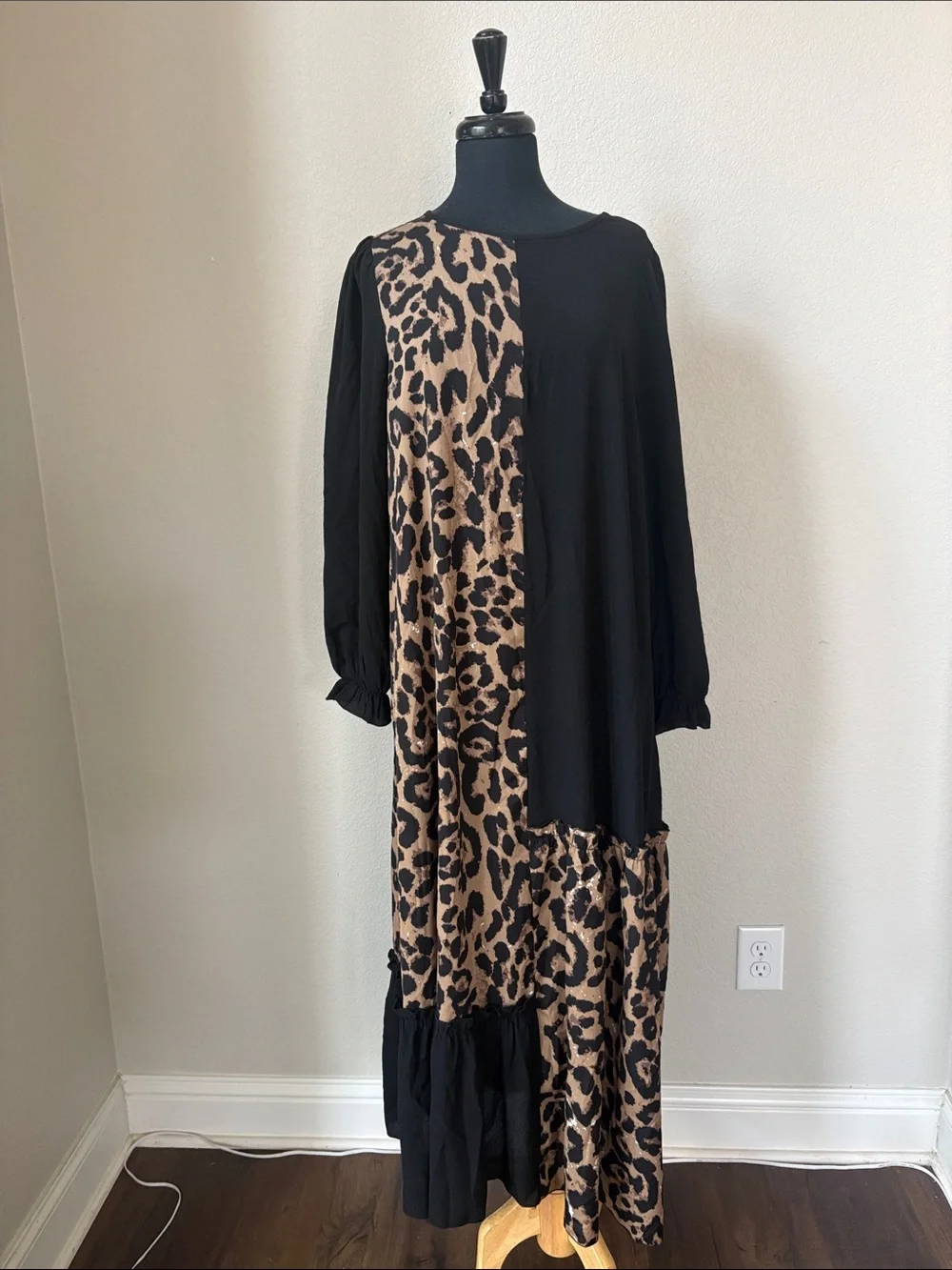 SHEIN Black & Leopard Panel Long Sleeve Maxi Dress OXL